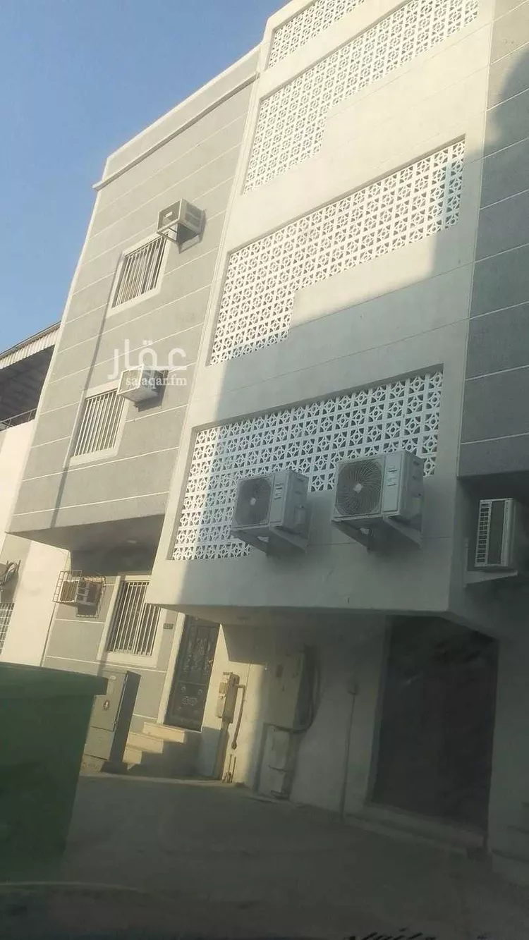 عمارة للبيع في شارع عنيزة, حي الثقبة, مدينة الخبر, المنطقة الشرقية