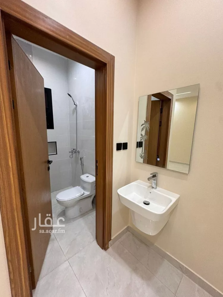 شقة للبيع في شارع شارع شهيد الدين ثم الوطن كمال يعقوب محسن حكمي, حي السويس 1, مدينة جازان, منطقة جازان 12