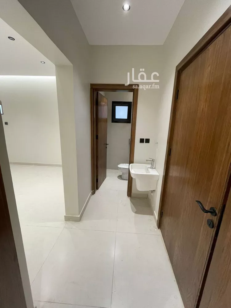 شقة للبيع في شارع أحمد عبد الله الفاسي, حي السويس 2, مدينة جازان, منطقة جازان صورة 5