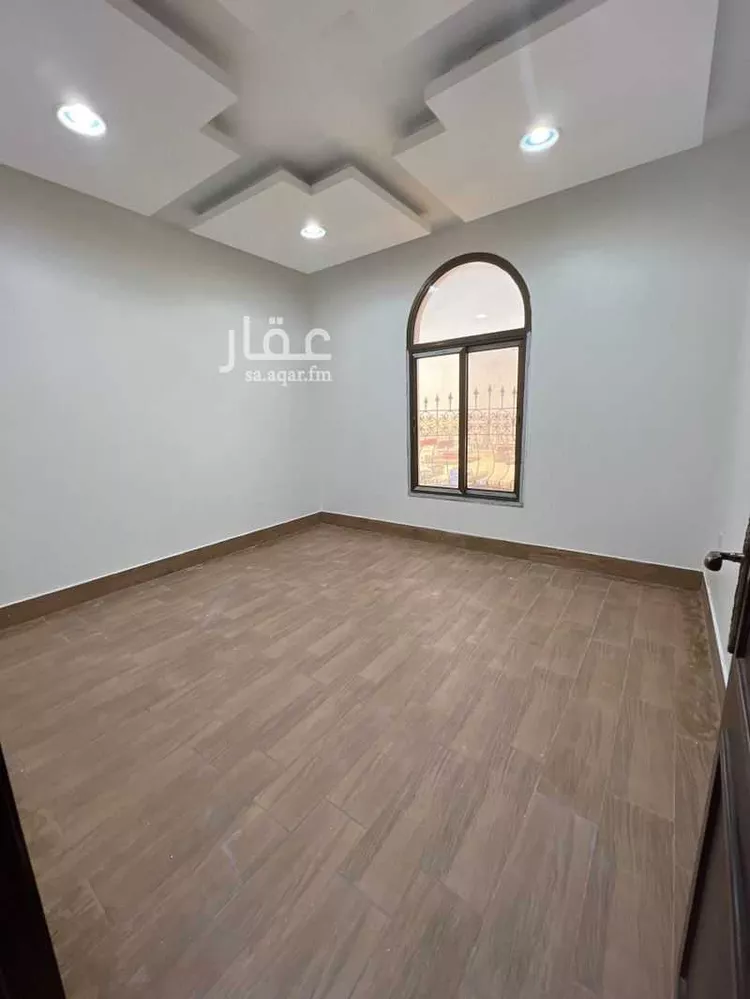 مكتب تجاري للإيجار في شارع طريق الملك فيصل, حي الخالدية الجنوبية, مدينة الدمام, المنطقة الشرقية 8