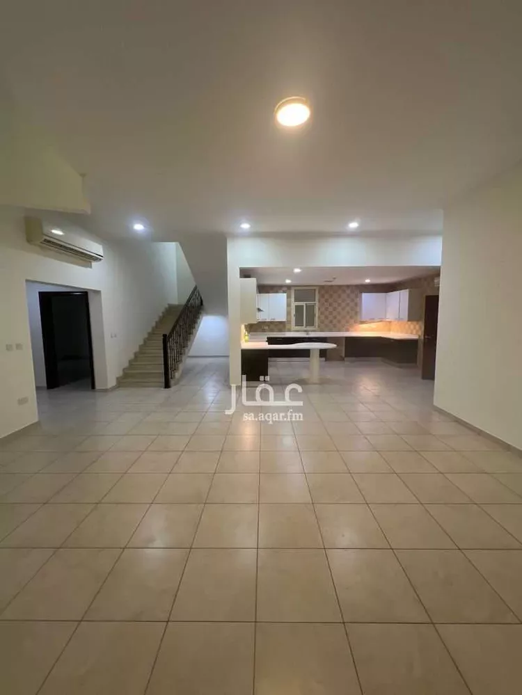 فيلا للإيجار في شارع المتنبي, حي النورس, مدينة الدمام, المنطقة الشرقية صورة 4