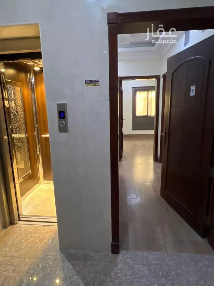 مكتب تجاري للإيجار في شارع طريق الملك فيصل, حي الخالدية الجنوبية, مدينة الدمام, المنطقة الشرقية