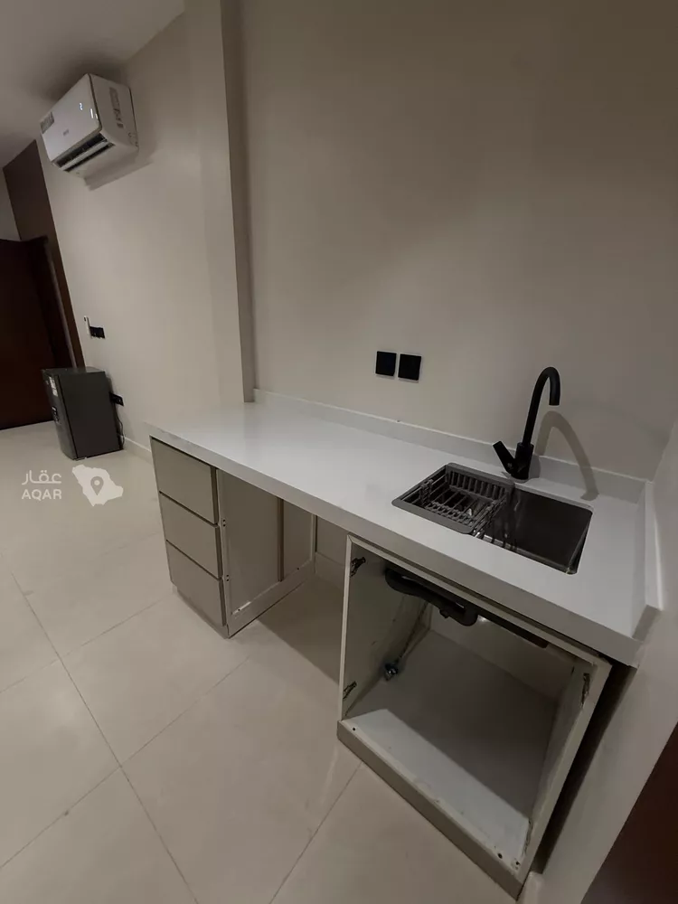 شقة للإيجار في شارع طريق الملك فهد, حي العقيق, مدينة الرياض, منطقة الرياض 8