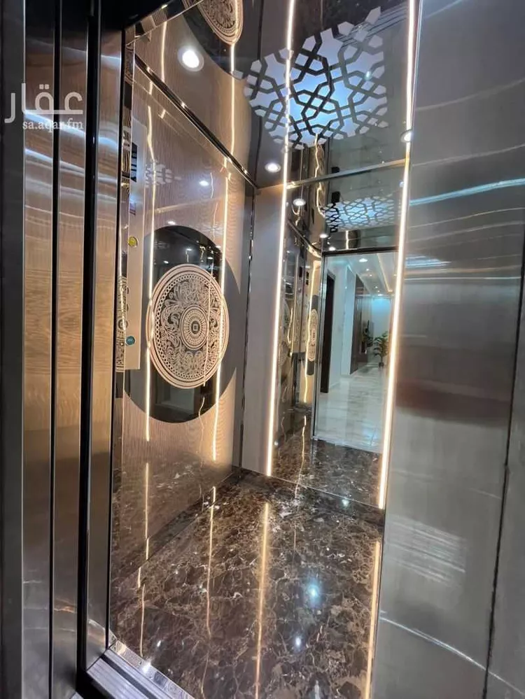 فيلا للبيع في شارع محمد بن دريد, حي ضاحية الملك فهد, مدينة الدمام, المنطقة الشرقية 8