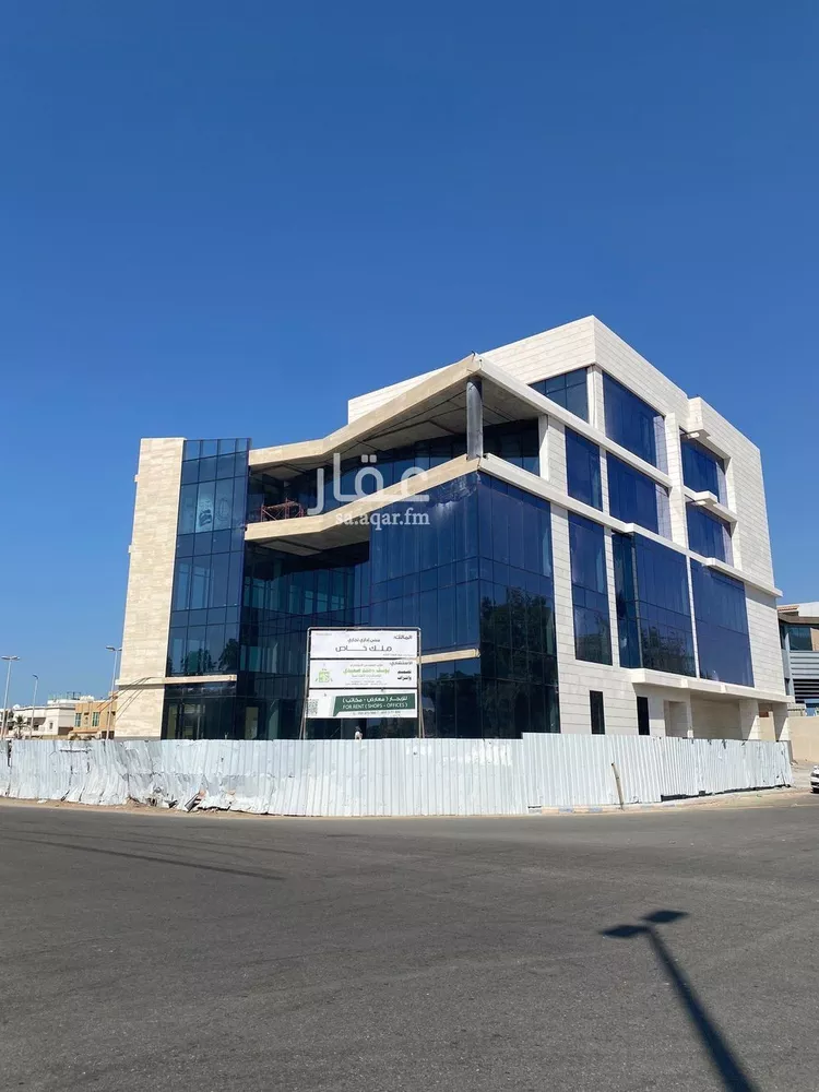 مكتب تجاري للإيجار في شارع طريق الكورنيش, حي الشاطئ, مدينة جدة, منطقة مكة المكرمة