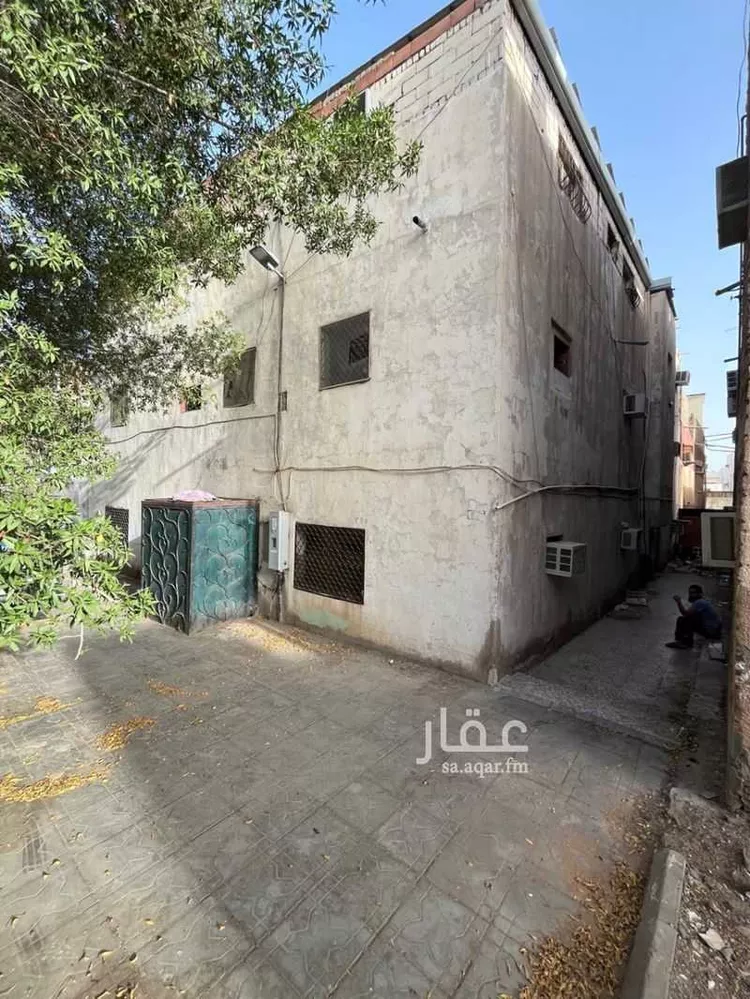 Building for Sale in Medina Bir Uthman