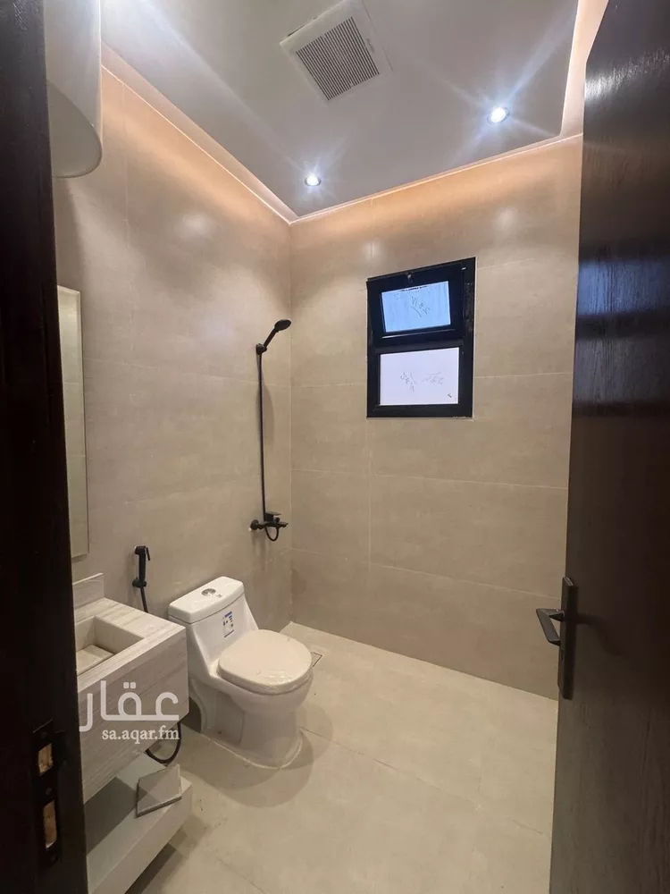 دور للبيع في شارع ريس, حي بدر, مدينة الرياض, منطقة الرياض صورة 5