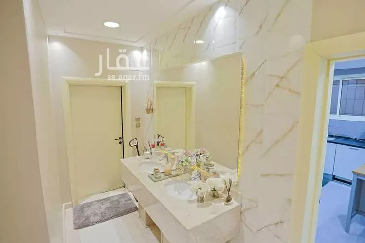فيلا للبيع في شارع الاحمر بن جندل, حي الصفاء, مدينة بريده, منطقة القصيم صورة 3