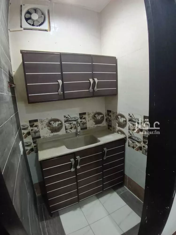 Commercial Office for Rent in Al Qatif Al Khuzamy صورة 4