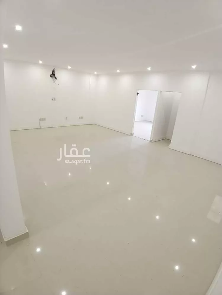Commercial Office for Rent in Al Qatif Al Khuzamy صورة 4