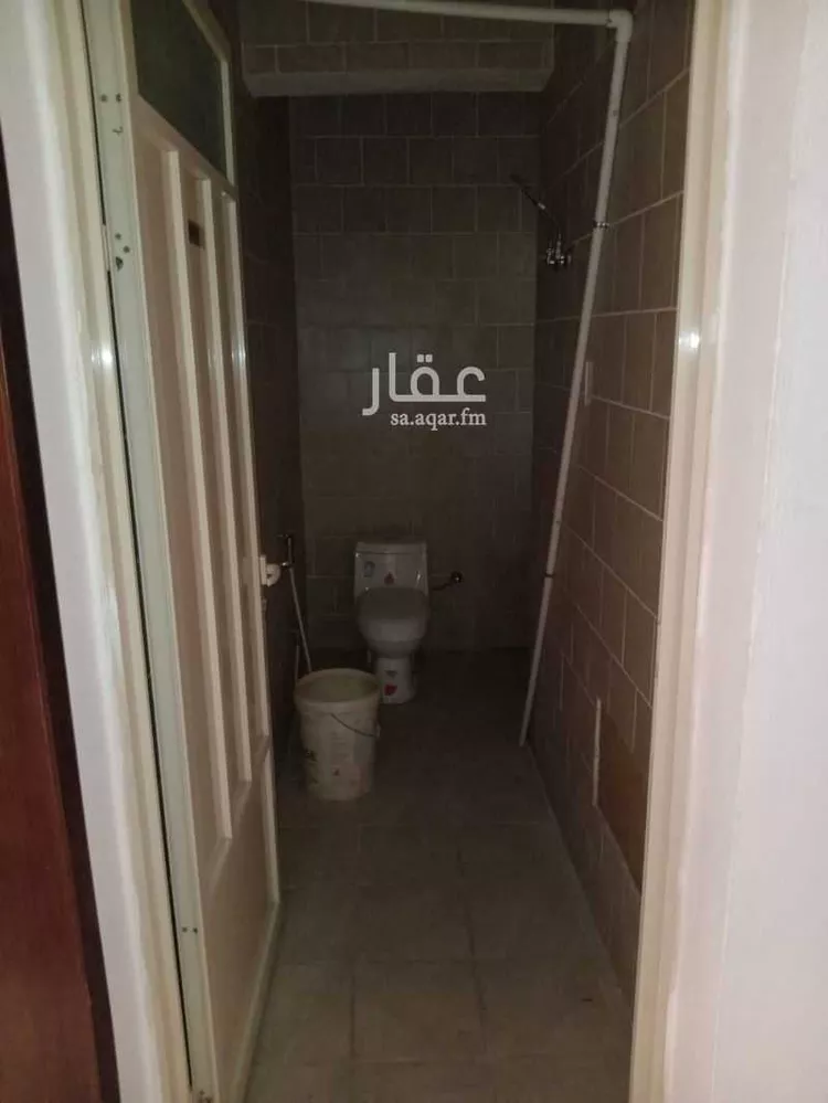 مكتب تجاري للإيجار في  صورة 2