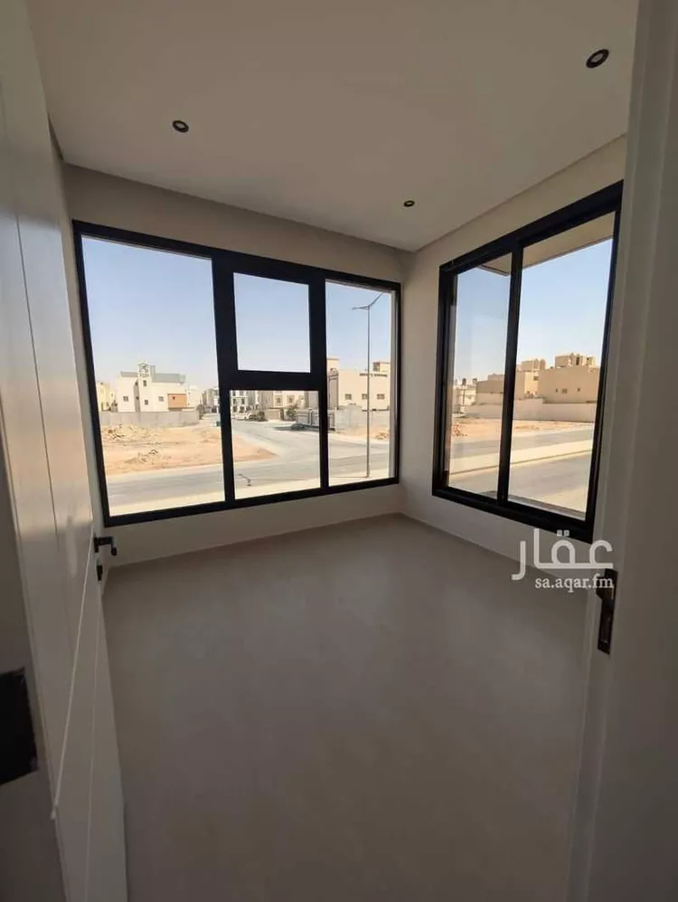 عمارة للبيع في شارع ابن المهاجر, حي المهدية, مدينة الرياض, منطقة الرياض صورة 2