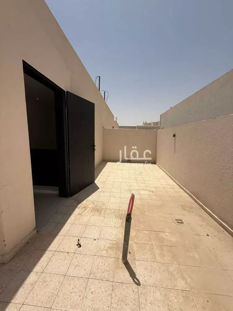 فيلا للبيع في شارع عباس عبدالجبار, حي العوالي, مدينة الرياض, منطقة الرياض 10