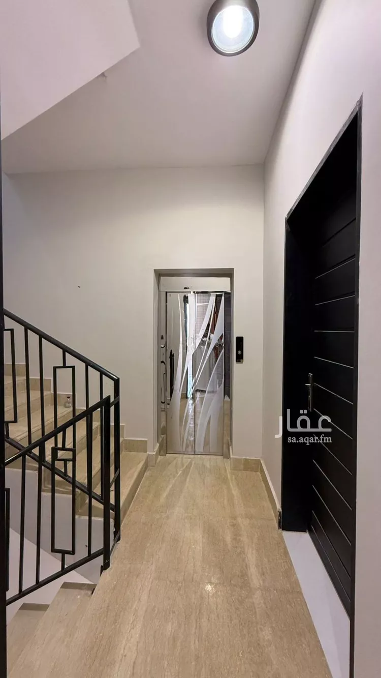 Floor for Sale in Riyadh Al Janadriyah 6