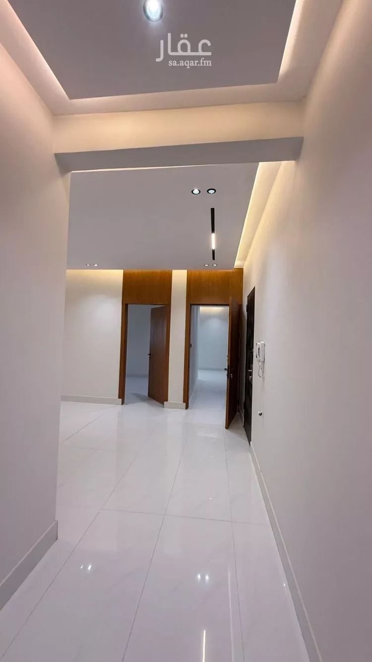 Floor for Sale in Riyadh Al Janadriyah