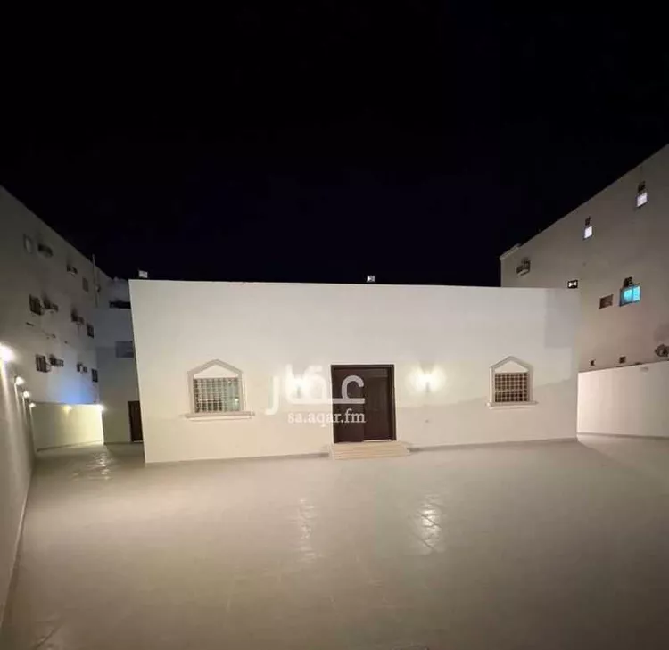 دور للبيع في شارع احمد بن محمد بن الحافظ, حي ورقان, مدينة المدينة المنورة, منطقة المدينة المنورة