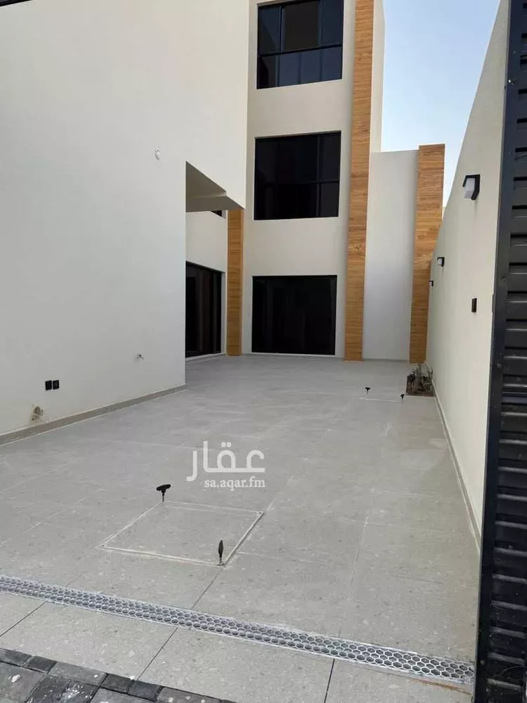 فيلا للبيع في شارع آمنة بنت سعيد بن العاص, حي المهدية, مدينة الرياض, منطقة الرياض صورة 3
