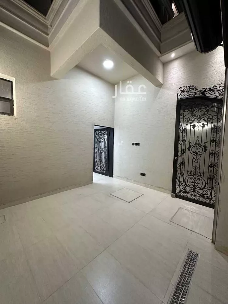 دور للبيع في شارع عبدالله السلمي, حي السعادة, مدينة الرياض, منطقة الرياض صورة 2