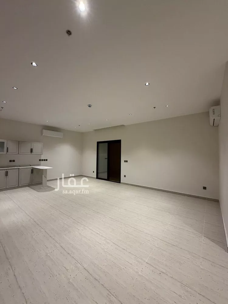 شقة للبيع في شارع محمد بن ناصر المبارك, حي عرقة, مدينة الرياض, منطقة الرياض