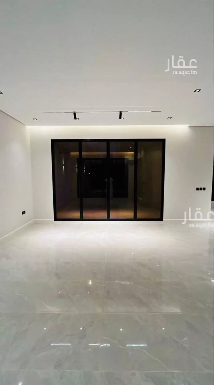 فيلا للبيع في شارع أحمد بن منصور, حي المهدية, مدينة الرياض, منطقة الرياض 1 صورة