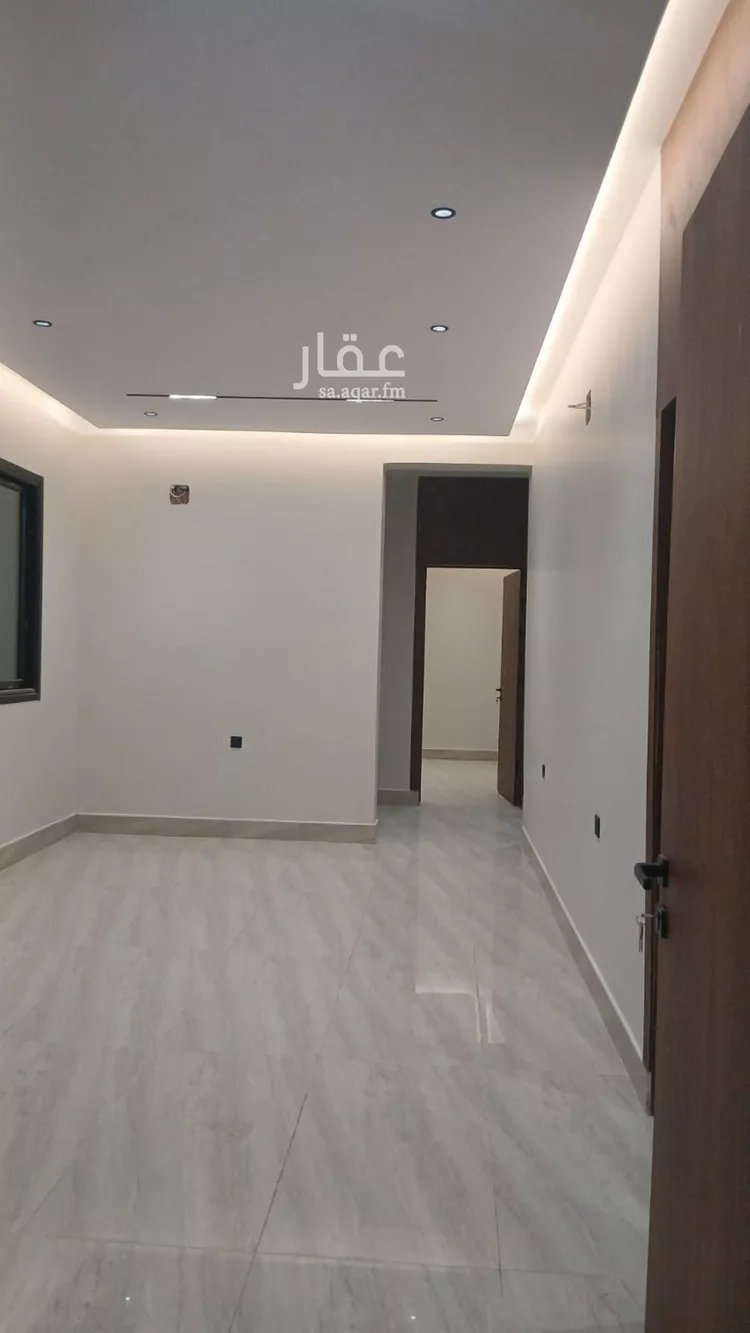 Floor for Sale in Riyadh Dirab 24