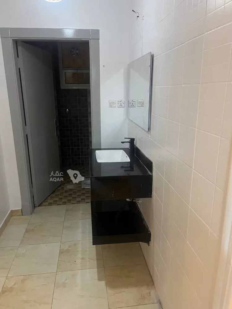 Floor for Rent in Riyadh Al Aziziyah صورة 4
