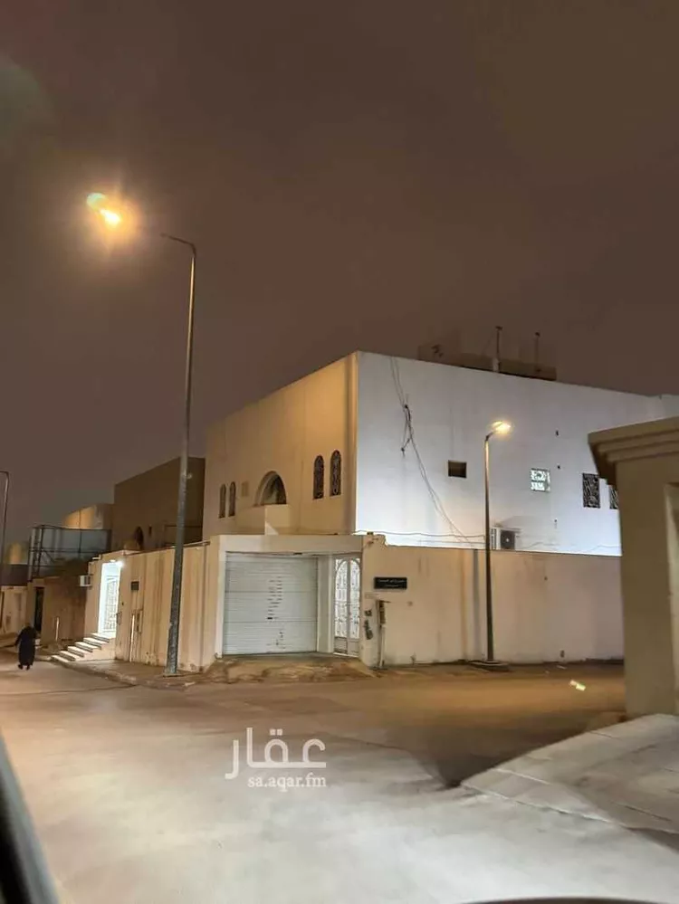 فيلا للبيع في شارع تميم الدارى, حي شبرا, مدينة الرياض, منطقة الرياض صورة 2