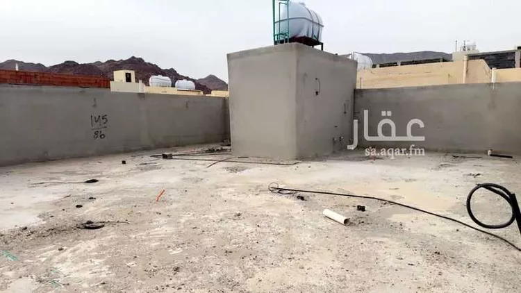 فيلا للبيع في شارع يزيد الرشك الضبعي, حي المدينة الصناعية, مدينة المدينه المنوره, منطقة المدينة المنورة صورة 2