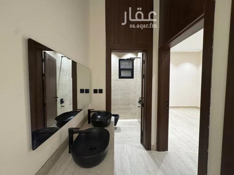 دور للبيع في شارع القلاع, حي بدر, مدينة الرياض, منطقة الرياض صورة 4