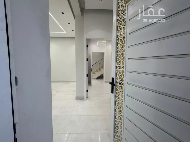 فيلا للبيع في شارع وادي زيمر, حي العريجاء الغربي, مدينة الرياض, منطقة الرياض صورة 4