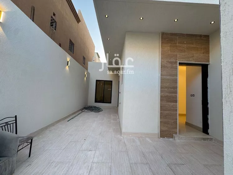 فيلا للبيع في شارع ابان بن مسلمة, حي العريجاء الغربي, مدينة الرياض, منطقة الرياض صورة 2
