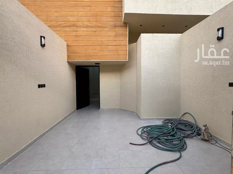 دور للبيع في شارع زياد الباهلي, حي العوالي, مدينة الرياض, منطقة الرياض صورة 2