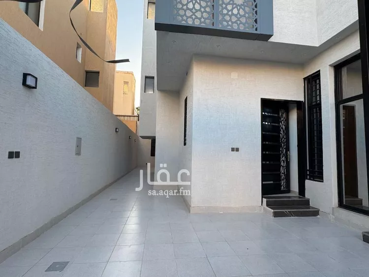 فيلا للبيع في شارع خارجة بن حذافة, حي العريجاء الأوسط, مدينة الرياض, منطقة الرياض صورة 3