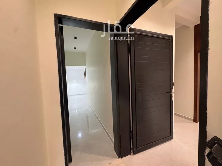 دور للبيع في شارع زياد الباهلي, حي العوالي, مدينة الرياض, منطقة الرياض صورة 3