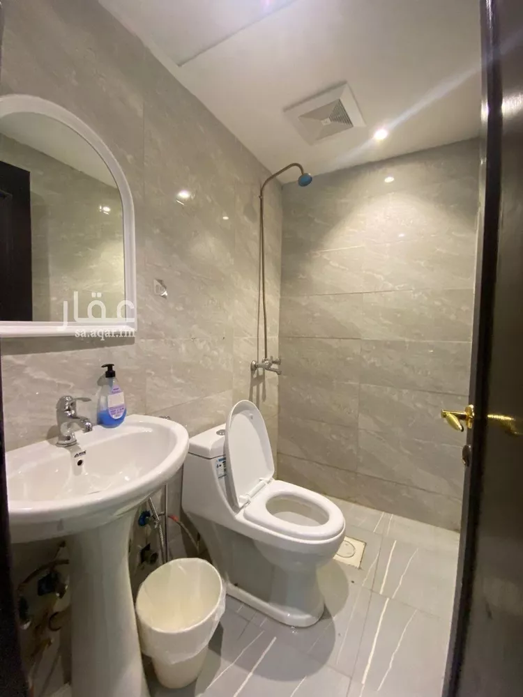 شقة للإيجار في شارع جرير بن عبدالله البجلي, حي مغرزات, مدينة الرياض, منطقة الرياض صورة 3