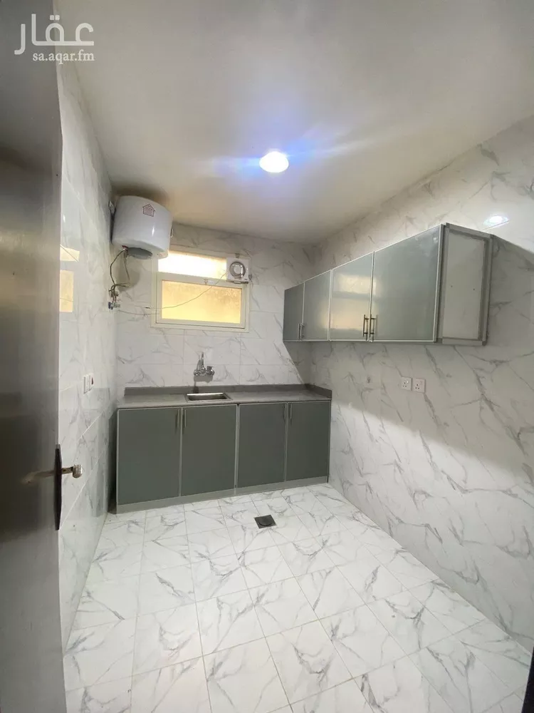 شقة للإيجار في شارع حارثة بن عدي, حي الوزارات, مدينة الرياض, منطقة الرياض 7