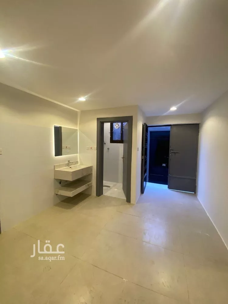 فيلا للبيع في شارع أبي بكر بن عبدالودود, حي المصيف, مدينة الرياض, منطقة الرياض صورة 2