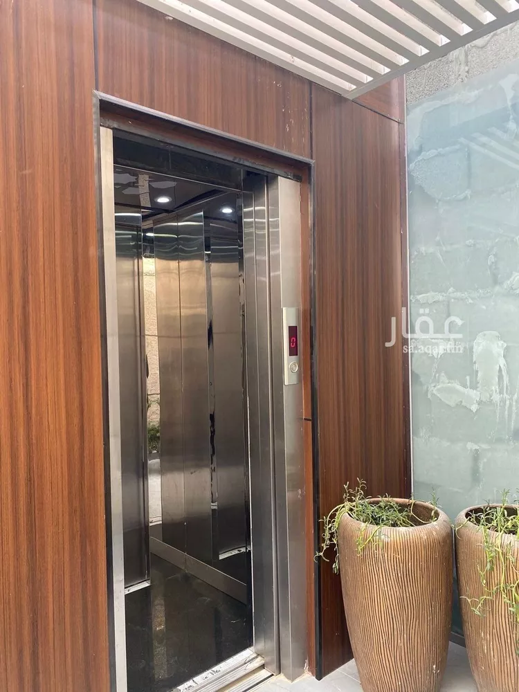 مكتب تجاري للإيجار في شارع زهير بن أبي سلمي, حي المصيف, مدينة الرياض, منطقة الرياض صورة 2