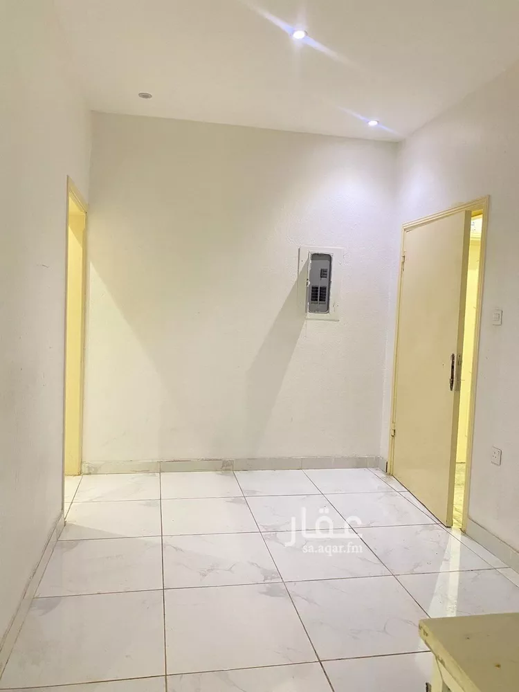شقة للإيجار في شارع عثمان بن عيسى, حي الإزدهار, مدينة الرياض, منطقة الرياض صورة 4