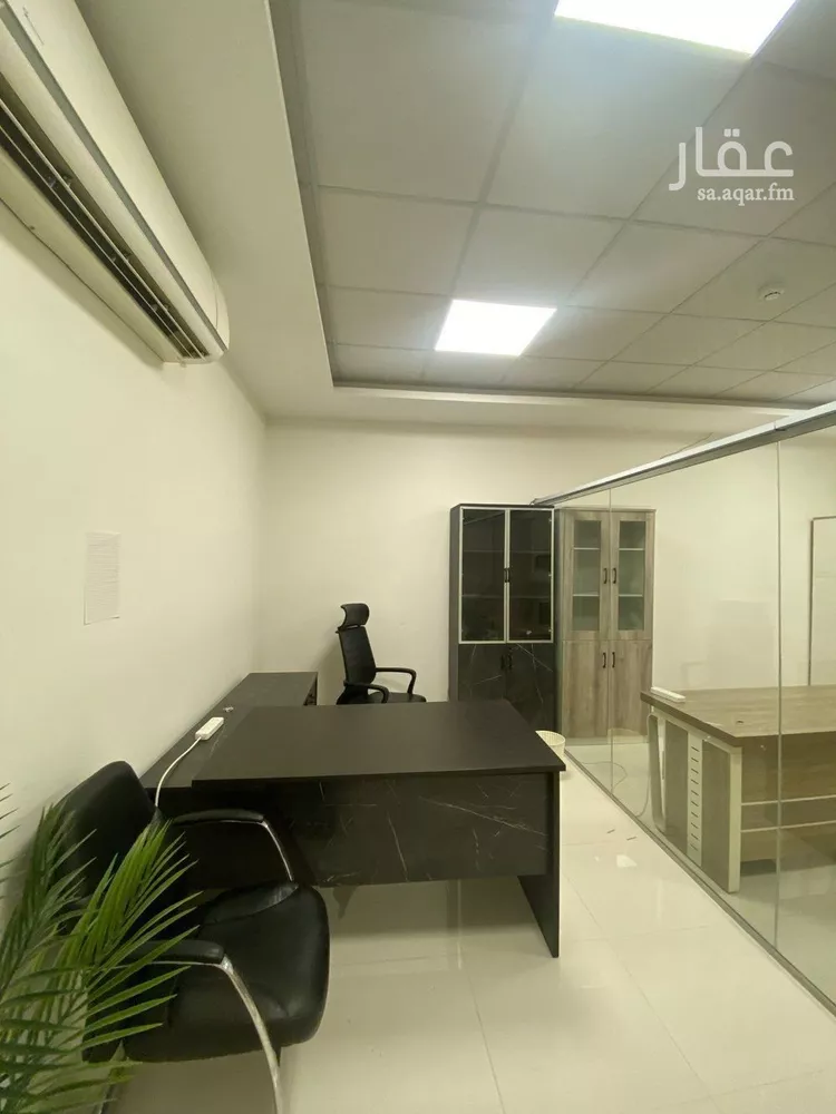مكتب تجاري للإيجار في شارع إدريس بن عثمان, حي المصيف, مدينة الرياض, منطقة الرياض صورة 4