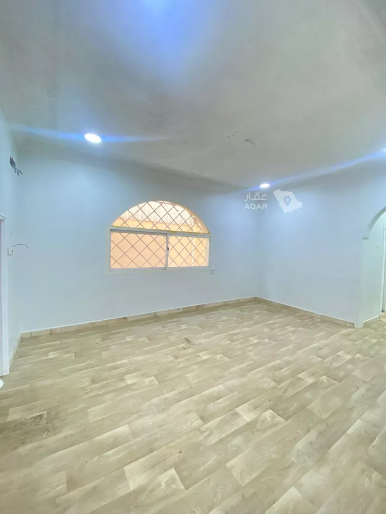 Floor for Rent in Riyadh An Nuzhah 12