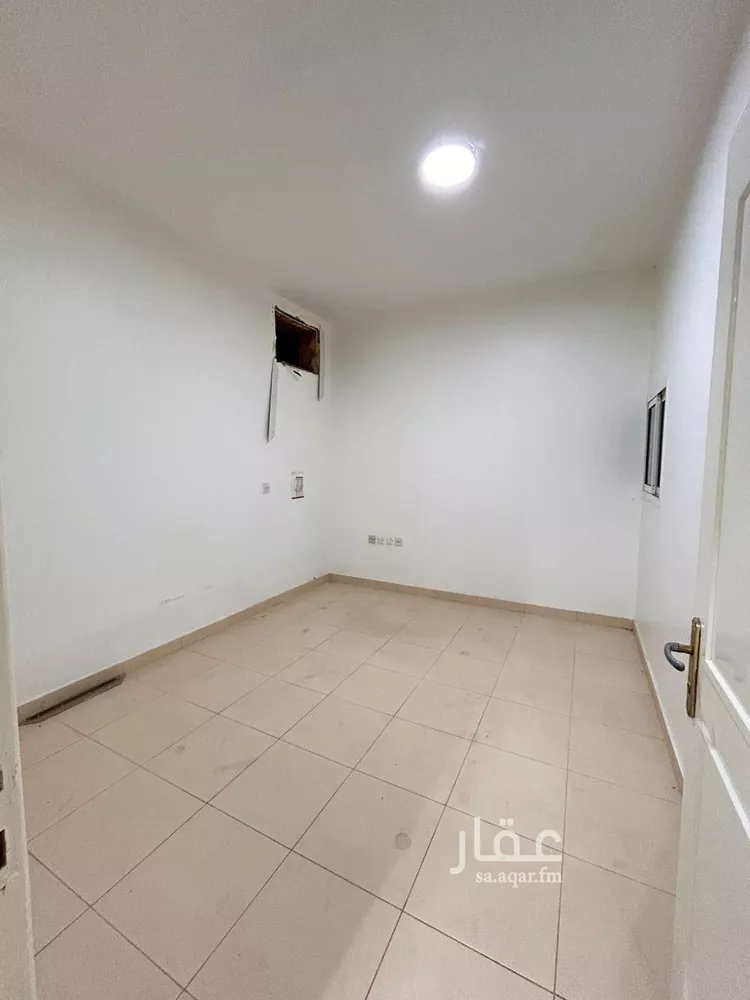 مكتب تجاري للإيجار في شارع الشيخ سلمان بن حمد آل خليفة, حي الملز, مدينة الرياض, منطقة الرياض صورة 3