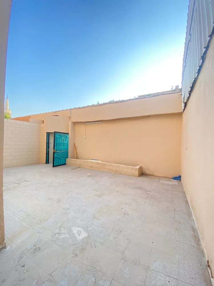 Floor for Rent in Riyadh An Nuzhah 2