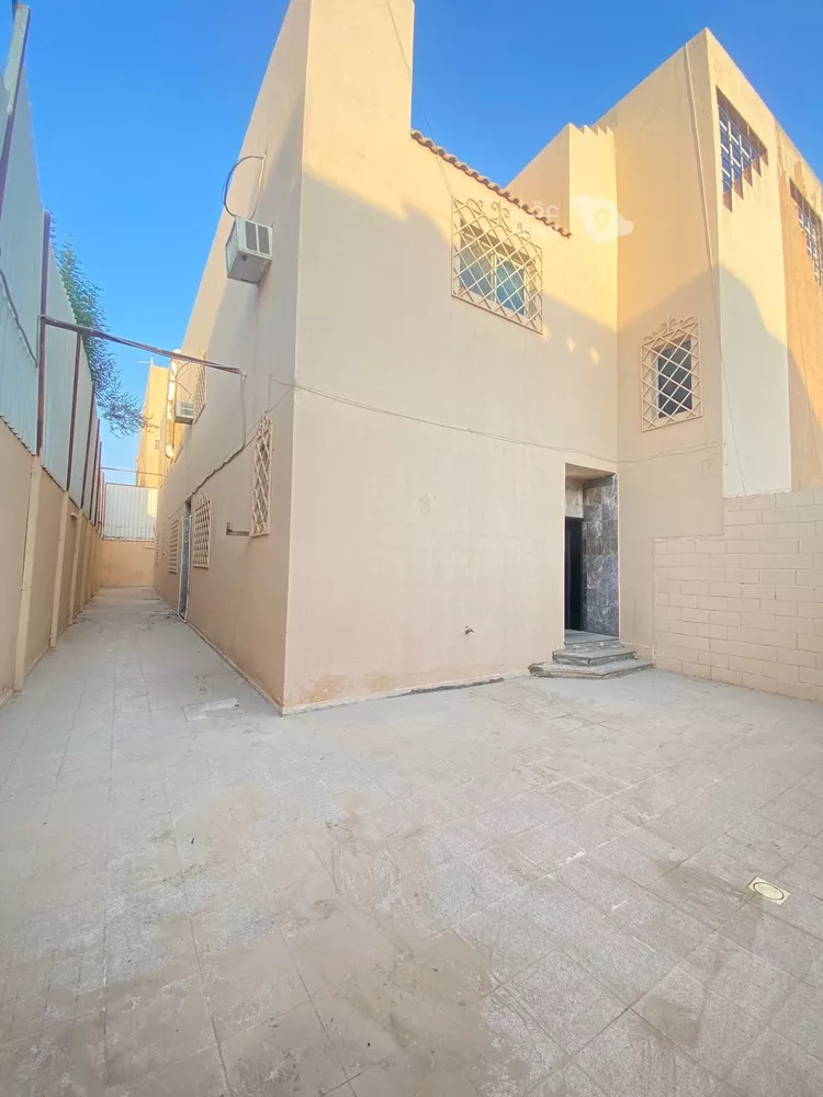 Floor for Rent in Riyadh An Nuzhah 3