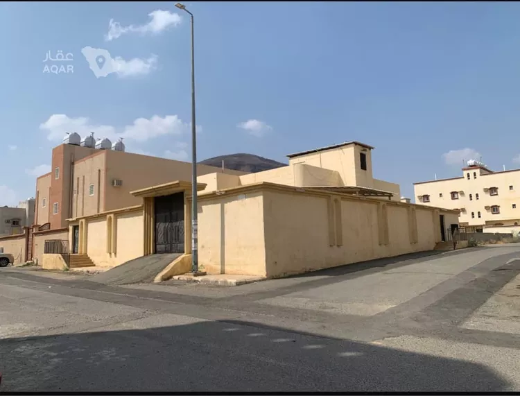 Floor for Sale in Muhayil Al Huliah West