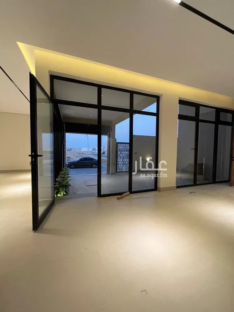 فيلا للبيع في شارع السيل الكبير, حي المهدية, مدينة الرياض, منطقة الرياض صورة 2