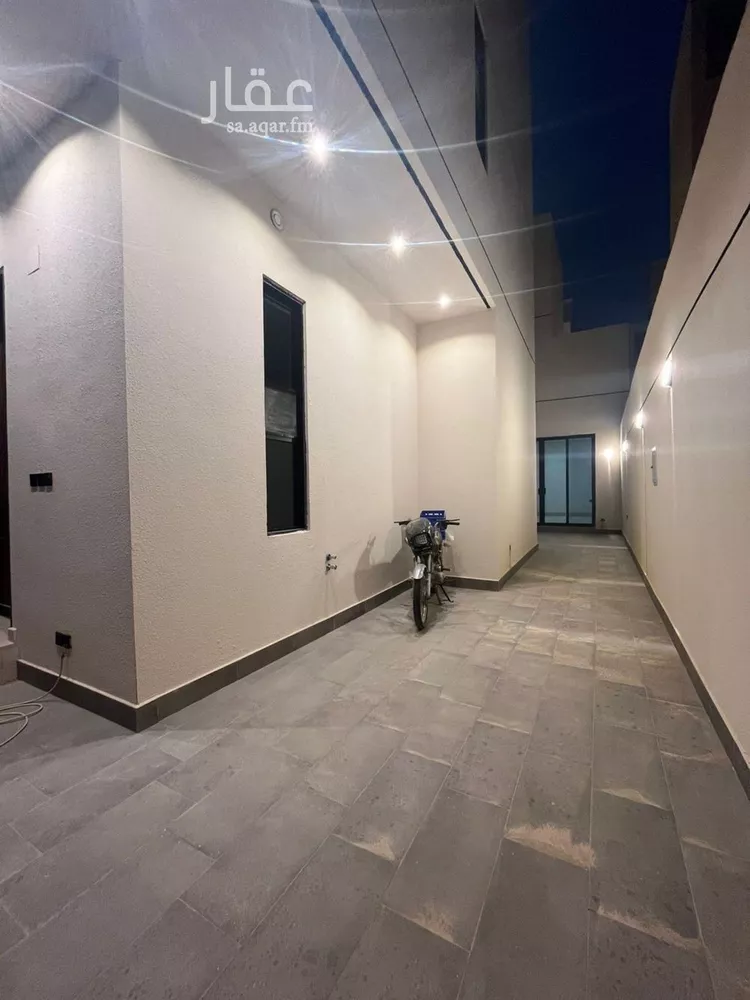 فيلا للبيع في شارع السيل الكبير, حي المهدية, مدينة الرياض, منطقة الرياض صورة 2