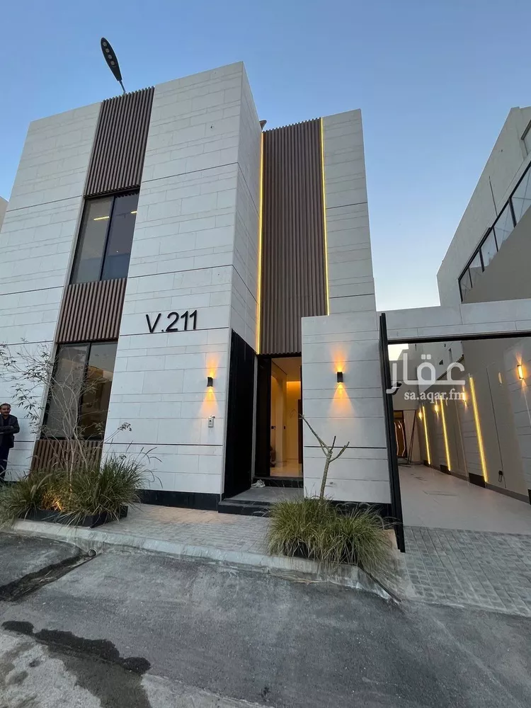 فيلا للبيع في شارع قطب الدين بن السلطان, حي المهدية, مدينة الرياض, منطقة الرياض صورة 2