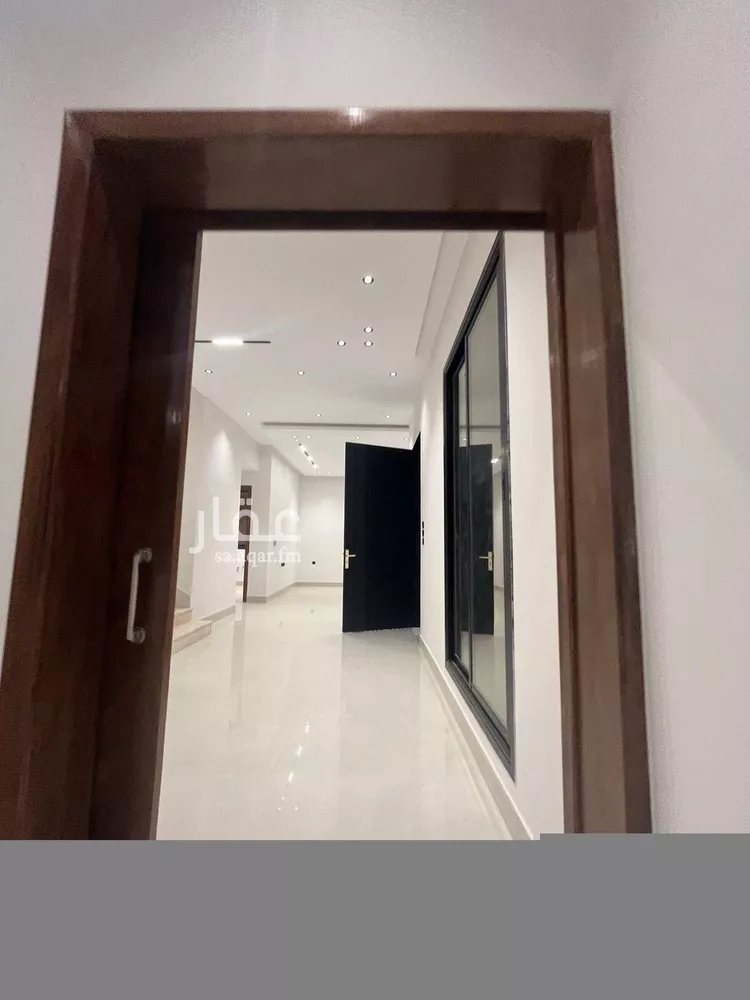فيلا للبيع في شارع السيل الكبير, حي المهدية, مدينة الرياض, منطقة الرياض صورة 5