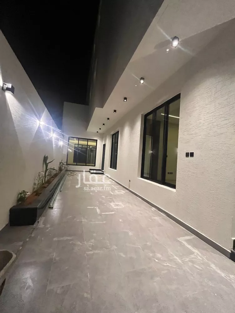 فيلا للبيع في شارع قطب الدين بن السلطان, حي المهدية, مدينة الرياض, منطقة الرياض صورة 2
